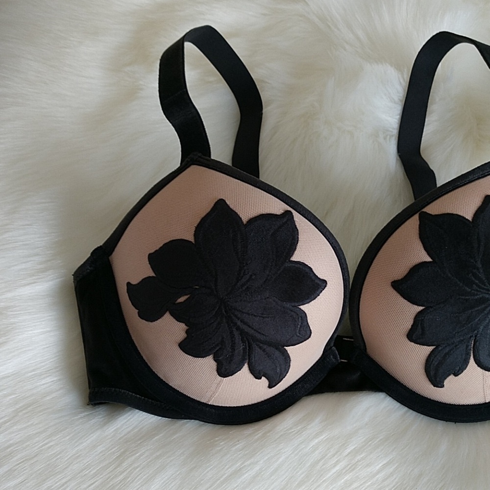 Size 34Cā¤ļø VICTORIA'S SECRET PUSH-UP BRA - Picture 2 of 6